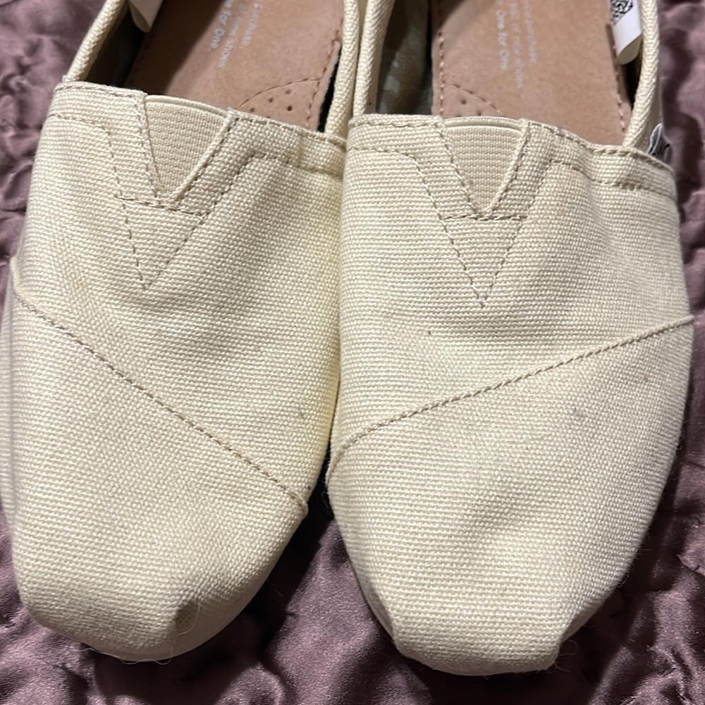Toms Pastel Yellow - Picture 2 of 8
